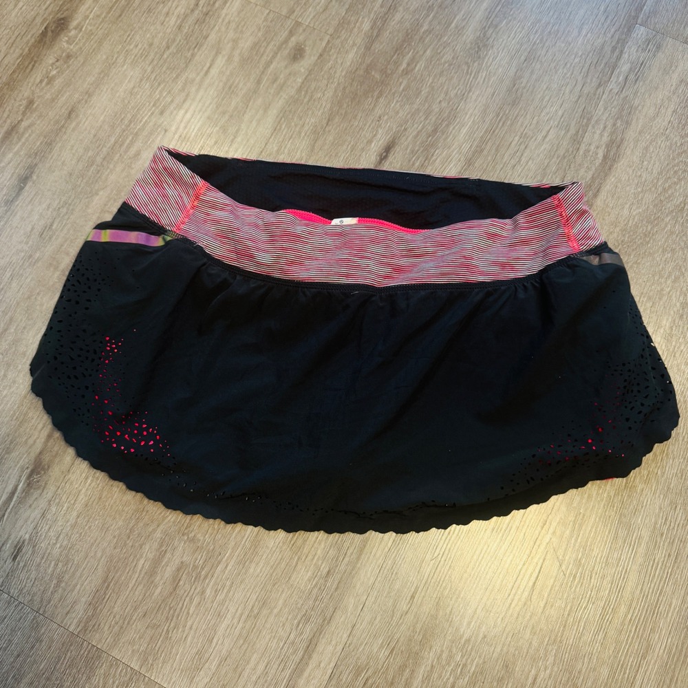 Lululemon Run Times Skirt Black Pink Striped Scalloped Hem Size
 8 Workout
